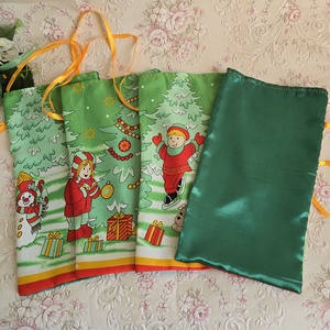 Karácsonyi mintás szatén mikulás zsák, textil ajándéktasak   - karácsony - mikulás - mikulás zsák - Meska.hu