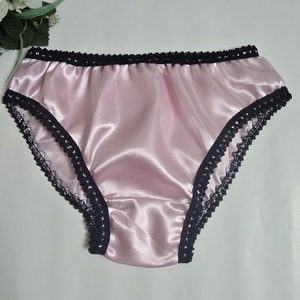 M-es / 40-es Hagyományos fazonú szatén bugyi  rózsaszín-fekete, Ruha & Divat, Női ruha, Fürdőruha & Fehérnemű, , MESKA