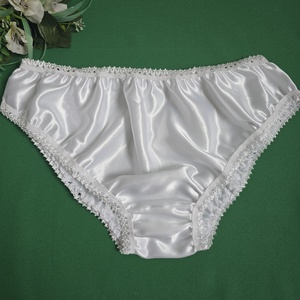 3XL-es / 54-es Hagyományos fazonú szatén bugyi  fehér-fehér - Meska.hu