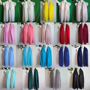 Fenyőzöld színű muszlin sál, kendő, vállkendő, stóla - esküvő - kiegészítők - bolero és válltakaró - Meska.hu