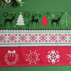 Fenyőfa, rénszarvas mintás karácsonyi asztalközép, asztali futó, terítő - karácsony - karácsonyi lakásdekoráció - ünnepi asztaldekoráció - Meska.hu