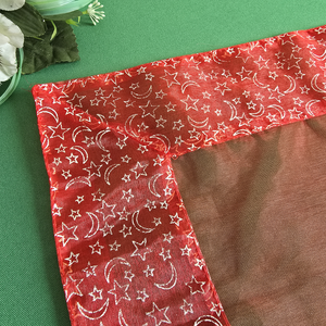 Piros színű, csillag-hold mintás karácsonyi organza asztalközép, asztali futó, terítő - karácsony - adventi díszek - adventi asztaldísz - Meska.hu