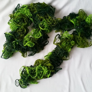 Zöld színárnyalatú horgolt sál - Meska.hu