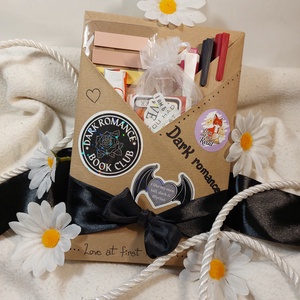 Blind date with a book - Dark Romance, Könyv & Zene, Könyv, Mindenmás, Papírművészet, MESKA