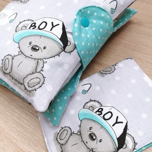 Baba látogató ajándék csomag 2db-os It's a boy macis szürke alapon, Játék & Sport, Babalátogató ajándékcsomag, Varrás, MESKA