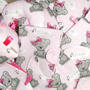 Óriási baba látogató ajándékcsomag 10 részes It's a girl rózsaszín macis - Meska.hu
