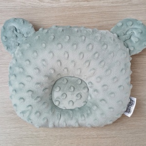 PRÉMIUM Stabilizáló MACI párna Bulldog zsálya minky-vel - otthon & életmód - babaszoba, gyerekszoba - gyerek díszpárna - Meska.hu