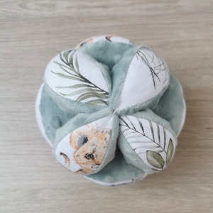 Montessori labda - kölyök vadállatos-Zsálya minkyvel - UNISEX - játék & sport - 3 éves kor alattiaknak - babakocka - Meska.hu