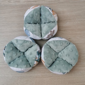 PRÉMIUM Montessori labda - Repülő róka, maci, nyuszi zsálya minky-vel - baba - mama - baba játékok - babakocka - Meska.hu