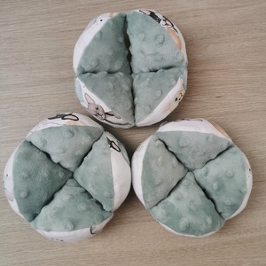 PRÉMIUM Montessori labda - Bulldog zsálya minky-vel - baba - mama - baba játékok - babakocka - Meska.hu