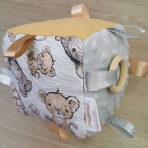 Babakocka Bébi állatos világos szürke minky-vel - UNISEX, Játék & Sport, 3 éves kor alattiaknak, Babakocka, Varrás, MESKA