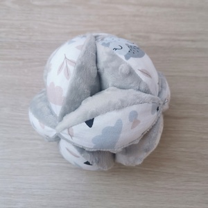 Montessori labda - Szürke bézs bagoly nyuszi - világos szürke minkyvel UNISEX, Játék & Sport, 3 éves kor alattiaknak, Babakocka, Varrás, MESKA