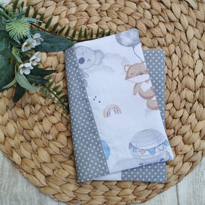 Egészségügyi kiskönyv borító - Elefánt, róka, koala lufival - világos szürke pöttyös oldallal UNISEX - játék & sport - babalátogató ajándékcsomag - Meska.hu