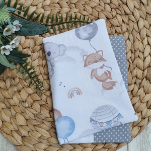 Egészségügyi kiskönyv borító - Elefánt, róka, koala lufival - világos szürke pöttyös UNISEX - játék & sport - babalátogató ajándékcsomag - Meska.hu