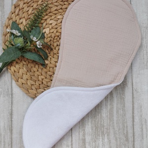Büfiztető vállkendő - Bézs duplagéz anyagból UNISEX - játék & sport - baba & babaház - babaruha, babakellék - Meska.hu Büfiztető vállkendő - Bézs duplagéz anyagból UNISEX - játék & sport - baba & babaház - babaruha, babakellék - Meska.hu