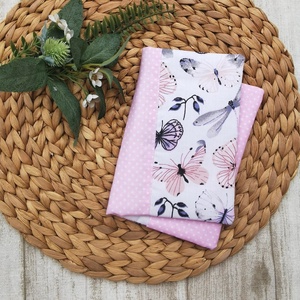 Egészségügyi kiskönyv borító lepkés- világos rózsaszín pöttyös oldallal  - játék & sport - babalátogató ajándékcsomag - Meska.hu