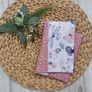 Egészségügyi kiskönyv borító lepkés- mályva pöttyös oldallal  - játék & sport - babalátogató ajándékcsomag - Meska.hu