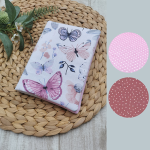 Egészségügyi kiskönyv borító lepkés- világos rózsaszín pöttyös  - játék & sport - babalátogató ajándékcsomag - Meska.hu