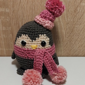 Horgolt Pingvin Rózsaszín Sállal és Sapkával - Amigurumi - Meska.hu