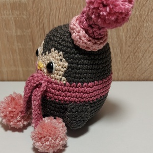 Horgolt Pingvin Rózsaszín Sállal és Sapkával - Amigurumi - játék & sport - plüssállat & játékfigura - más figura - Meska.hu