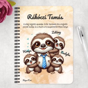 Személyre szabható - Nyakkendős Cuki lajhár Apa és három gyerek mintás A6-os füzet - otthon & életmód - papír, írószer - jegyzetfüzet & napló - Meska.hu