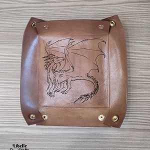 Sárkány mintás kockadobó tálca - 1 - játék & sport - szerepjáték - Meska.hu