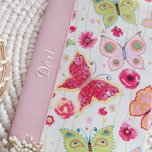 Egészségügyi kiskönyv borító névhímzéssel, színes pillangók, LuannaBaby  - otthon & életmód - papír, írószer - egészségügyi kiskönyv borító - Meska.hu Egészségügyi kiskönyv borító névhímzéssel, színes pillangók, LuannaBaby  - otthon & életmód - papír, írószer - egészségügyi kiskönyv borító - Meska.hu