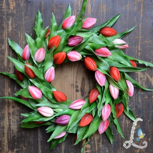 Piros, lila, rózsaszín tulipánkoszorú - Meska.hu