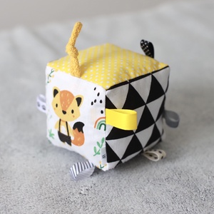 Kontrasztos rókás babakocka - Meska.hu Kontrasztos rókás babakocka - Meska.hu