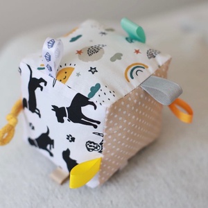 Kontrasztos tacskós / kutyás babakocka - játék & sport - 3 éves kor alattiaknak - babakocka - Meska.hu Kontrasztos tacskós / kutyás babakocka - játék & sport - 3 éves kor alattiaknak - babakocka - Meska.hu