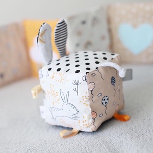 Nyuszi babakocka / uniszex - játék & sport - 3 éves kor alattiaknak - babakocka - Meska.hu Nyuszi babakocka / uniszex - játék & sport - 3 éves kor alattiaknak - babakocka - Meska.hu