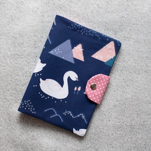 Hattyús egészségügyi kiskönyv borító - Meska.hu Hattyús egészségügyi kiskönyv borító - Meska.hu