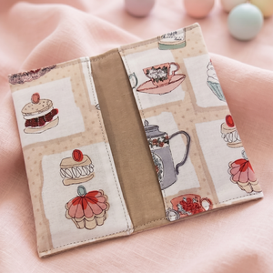 Textil papírzsebkendő tartó sütemény mintával - táska & tok - pénztárca & más tok - zsebkendőtartó tok - Meska.hu