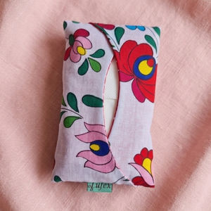 Magyar népművészeti virágmintás textil papírzsebkendő-tartó - Meska.hu