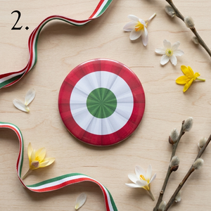 Kokárda mintás 58 mm-es kitűző - esküvő - kiegészítők - kitűző - Meska.hu