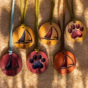 Olajfa Lélek � kézzel készült resin nyaklánc hajó vagy tappancs motívummal - Luigiwood - ékszer - nyaklánc - medál - Meska.hu