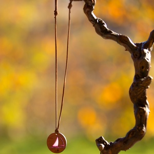 Olajfa Lélek � kézzel készült resin nyaklánc hajó vagy tappancs motívummal - Luigiwood - ékszer - nyaklánc - medál - Meska.hu