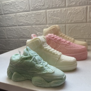 Yeezy 500 gyertya  - karácsony - karácsonyi lakásdekoráció - karácsonyi illatgyertya, mécses - Meska.hu