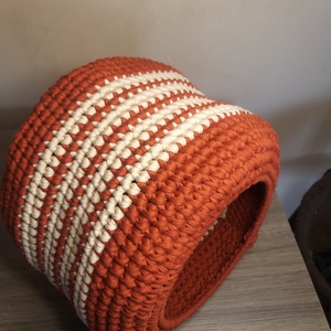 Horgolt cicabújó, kisállatfekhely - otthon & életmód - kisállatoknak - cicáknak & macskáknak - Meska.hu