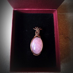 Rózsakvarc medál - ékszer - nyaklánc - medálos nyaklánc - Meska.hu