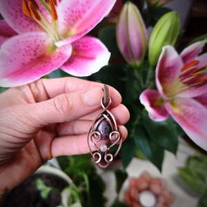 Eudialit medál - ékszer - nyaklánc - medálos nyaklánc - Meska.hu