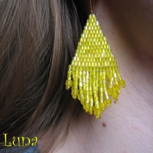 Csodasárga rojtos háromszög - ékszer - fülbevaló - lógó fülbevaló - Meska.hu