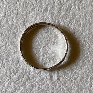 Ezüst gyűrű kalapált mintával - ékszer - gyűrű - kerek gyűrű - Meska.hu