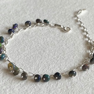 Karkötő opállal - ékszer - karkötő - gyöngyös karkötő - Meska.hu