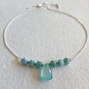 Larimár és kalcedon  -  ezüst nyaklánc - ékszer - karkötő - gyöngyös karkötő - Meska.hu