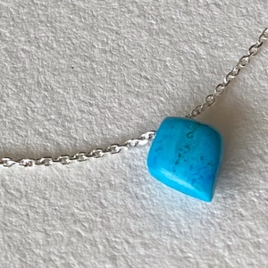 Minimál nyaklánc türkizzel - ékszer - nyaklánc - gyöngyös nyaklánc - Meska.hu