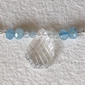 Akvamarin - hegyikristály nyaklánc - ékszer - nyaklánc - gyöngyös nyaklánc - Meska.hu