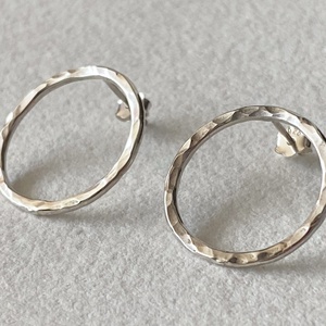 Kör ezüst bedugós fülbevaló  - Meska.hu