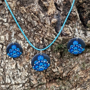 Ékszerszett pontfestéssel (kis, kék asszimmetrikus), Ékszer, Ékszerszett, Ékszerkészítés, Festett tárgyak, MESKA