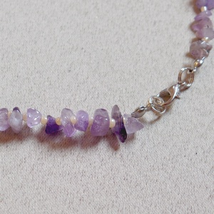 Gyermek nyaklánc (Ametiszt - 32 cm) - ékszer - nyaklánc - gyöngyös nyaklánc - Meska.hu